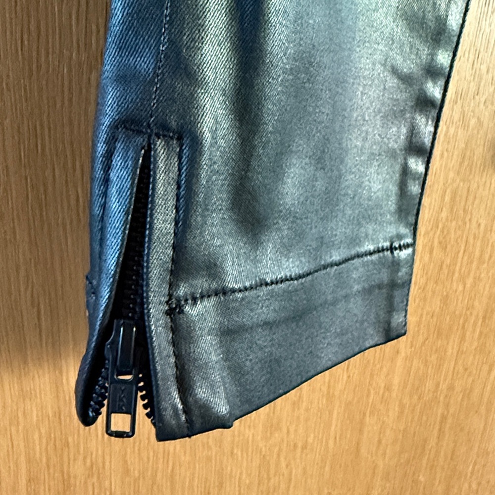 Kut From the Kloth Faux Leather Pants Women's Size 2 Black Color Straight Leg - Picture 4 of 11